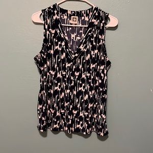 ANNE KLEIN M Navy Blue and White Sleeveless Top